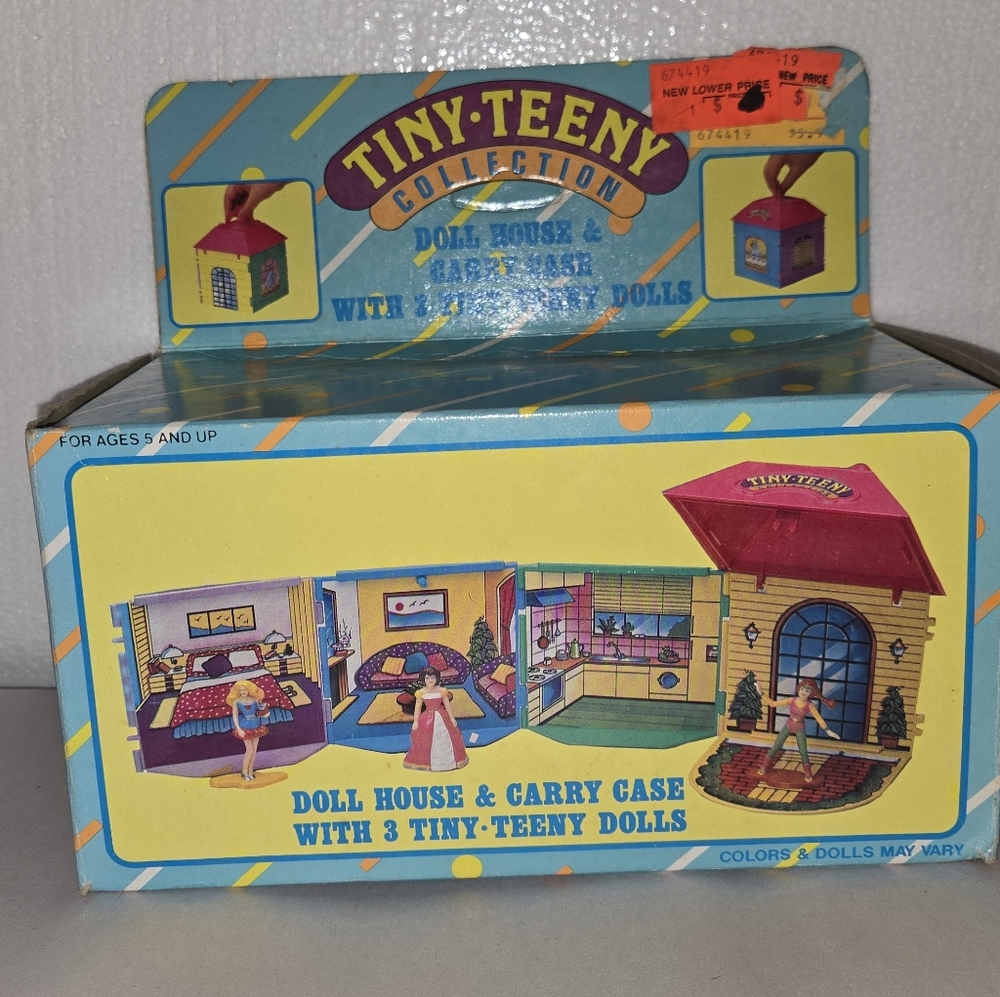 NEW VTG Tiny Teeny Collection Doll house Carry Case With Three Dolls